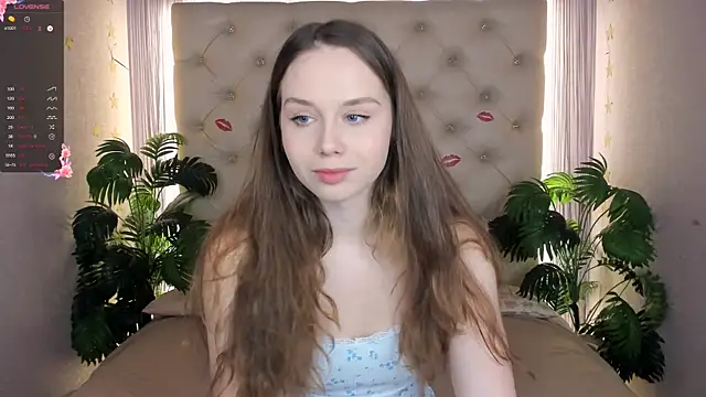 Snapshot of Julie_Rhodes chatting on March 1, 2025, 12:56 pm Julie Rhodes online show from March 1, 2025, 12:56 pm