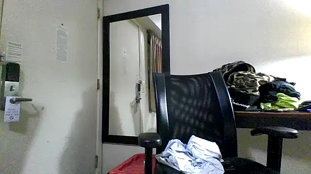 Snapshot of XMeF10 chatting on December 21, 2025, 9:38 am XMeF10 online show from December 21, 2025, 9:38 am