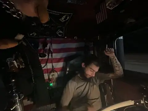 Snapshot of XMeF10 chatting on January 11, 2026, 2:27 am XMeF10 online show from January 11, 2026, 2:27 am