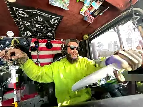 Snapshot of XMeF10 chatting on January 15, 2026, 4:00 pm XMeF10 online show from January 15, 2026, 4:00 pm