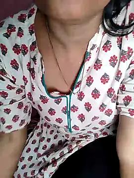 Shivani Mumbai85 online show from February 13, 2025, 3:29 am