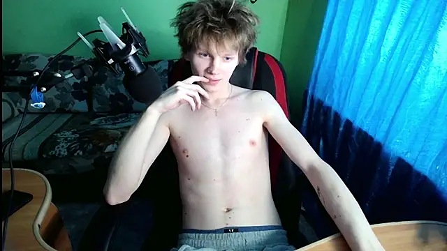 fameboyboo online show from November 28, 2025, 10:07 am