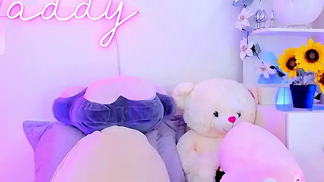 MaddyParisi online show from February 1, 2025, 11:10 am