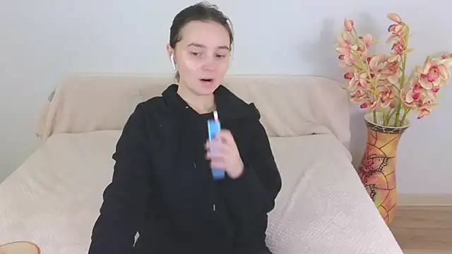 Ellie Sunset online show from February 25, 2025, 9:09 am