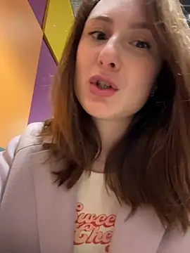 Dina Tease online show from April 5, 2026, 11:18 am