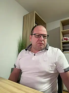 coupleLatinaLovers online show from February 3, 2025, 5:18 am