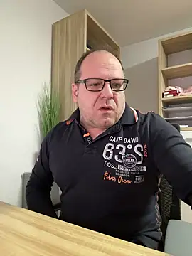 coupleLatinaLovers online show from February 5, 2025, 5:52 am