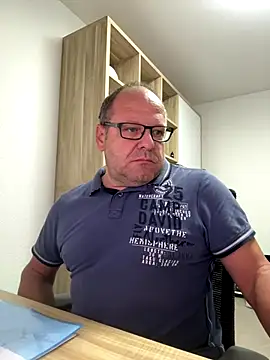 coupleLatinaLovers online show from September 9, 2025, 4:45 am