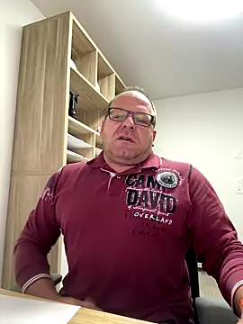 coupleLatinaLovers online show from October 14, 2025, 4:46 am