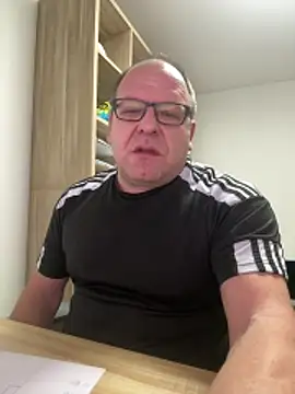 coupleLatinaLovers online show from January 7, 2026, 6:38 am