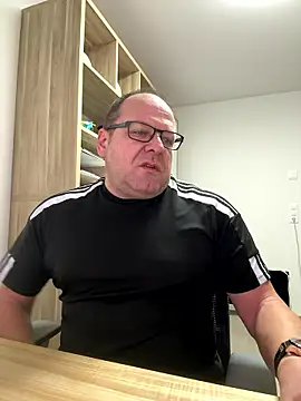 coupleLatinaLovers online show from January 13, 2026, 6:40 am