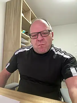 coupleLatinaLovers online show from January 15, 2026, 7:13 am