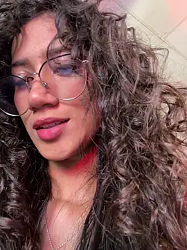 KaitlynLoveCam online show from December 21, 2025, 10:28 pm