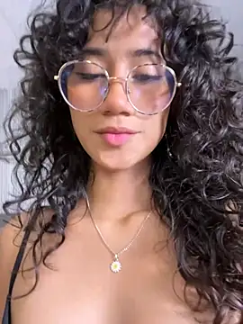 KaitlynLoveCam online show from February 3, 2026, 10:15 pm