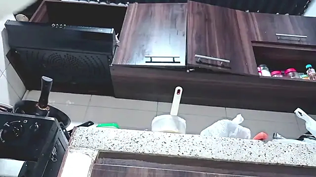 PetiteIvoryQueen19 online show from March 6, 2025, 6:52 am