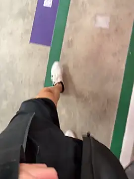 frnk30151 online show from November 28, 2025, 4:31 pm