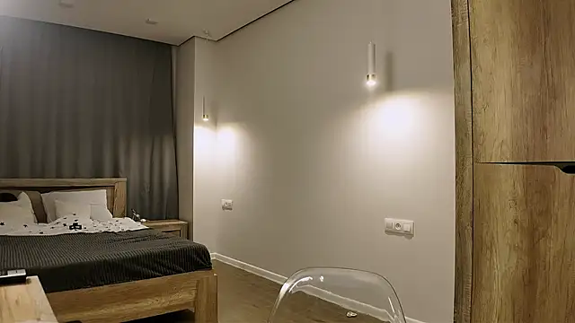 vinylstore online show from March 14, 2026, 3:06 pm