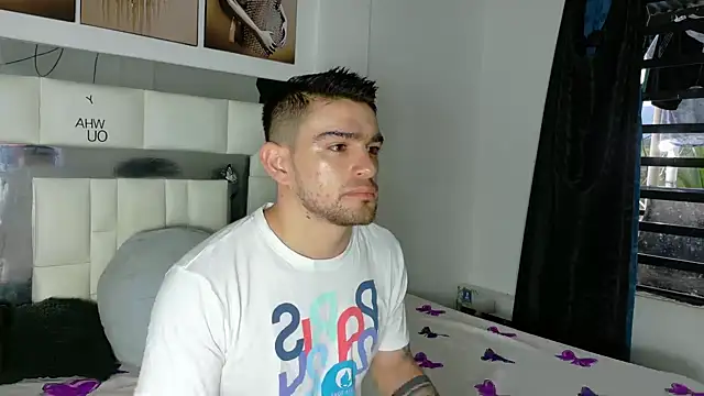 Sexy Alejandro  online show from March 13, 2025, 11:41 am