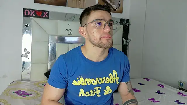 Sexy Alejandro  online show from March 14, 2025, 11:34 am