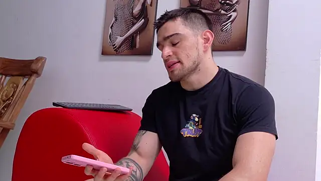 Sexy Alejandro  online show from April 1, 2026, 7:33 pm