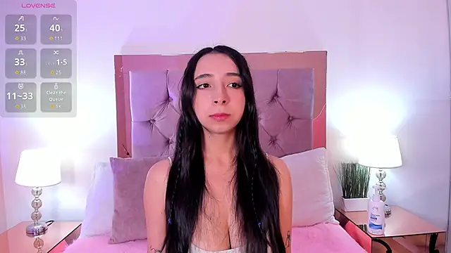 Snapshot of melanie_hills chatting on February 15, 2026, 11:30 am melanie hills online show from February 15, 2026, 11:30 am