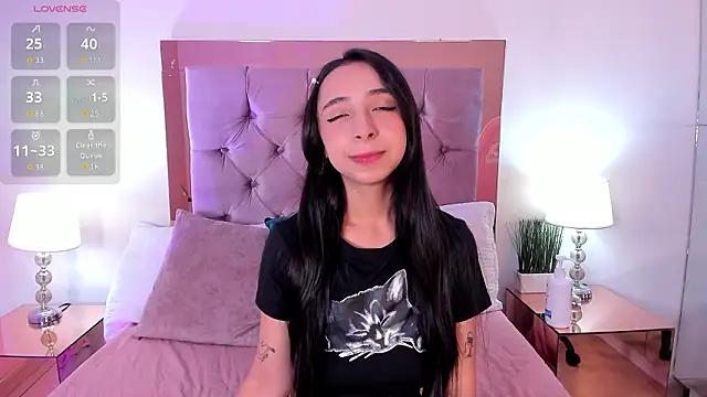 Snapshot of melanie_hills chatting on February 16, 2026, 11:39 am melanie hills online show from February 16, 2026, 11:39 am