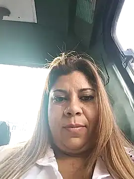 Laura-Hernandez online show from January 26, 2025, 7:52 pm