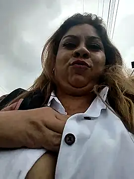 Laura-Hernandez online show from February 22, 2025, 7:03 pm