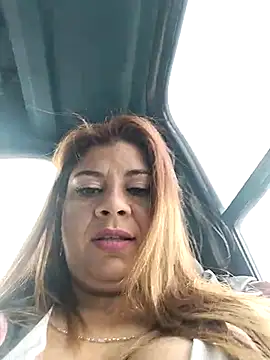 Laura-Hernandez online show from March 17, 2025, 3:40 pm