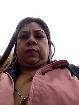 Laura-Hernandez online show from October 31, 2025, 2:40 pm