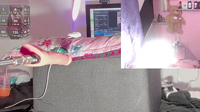 kira touka online show from November 27, 2025, 3:08 am