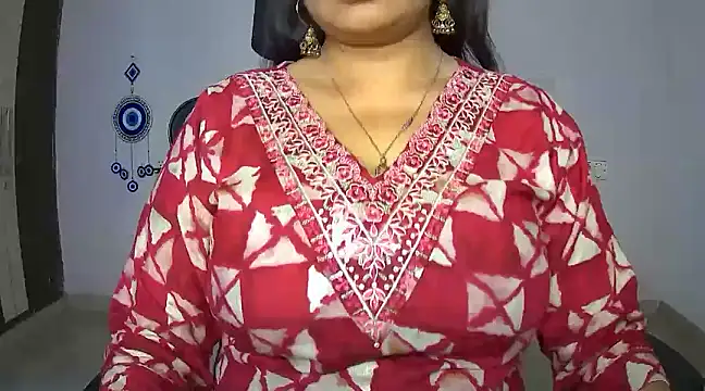 Snapshot of Swetaa_ chatting on February 22, 2025, 9:45 am Swetaa  online show from February 22, 2025, 9:45 am