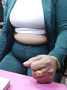 Snapshot of QueenHaryana chatting on November 19, 2025, 7:52 am QueenHaryana online show from November 19, 2025, 7:52 am