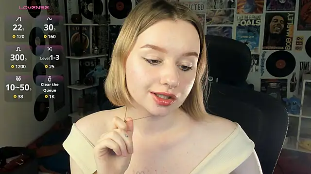 Snapshot of AdeleLoomis chatting on March 20, 2025, 8:53 am AdeleLoomis online show from March 20, 2025, 8:53 am