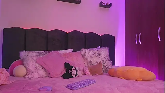 Snapshot of Lilou_albrecht chatting on February 24, 2026, 11:52 am Lilou albrecht online show from February 24, 2026, 11:52 am