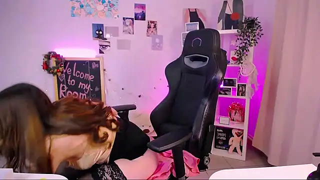 MelissaLovvv online show from February 8, 2025, 6:54 am