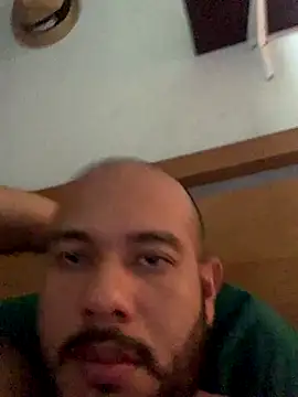 Snapshot of kioluy chatting on September 20, 2025, 2:51 pm kioluy online show from September 20, 2025, 2:51 pm