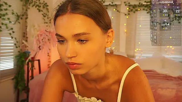 lexicoyy  online show from February 19, 2026, 4:41 am