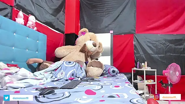 daamonxxx19 online show from March 9, 2025, 2:39 am