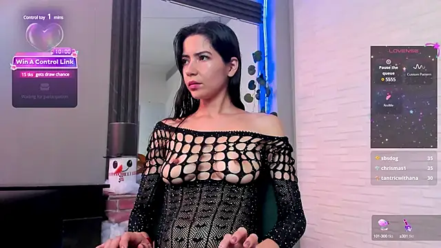 sweetieandjuicyy online show from January 8, 2025, 5:59 pm