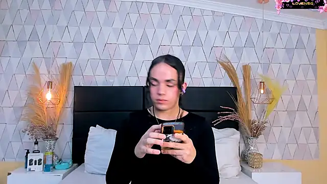 JustinePerry online show from April 6, 2026, 2:53 am