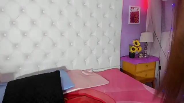 Trixiroy online show from March 20, 2025, 7:04 pm