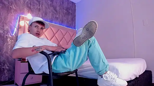 megan 100 online show from January 13, 2025, 1:13 am