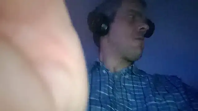 sexsuchti80 online show from October 31, 2025, 3:07 am