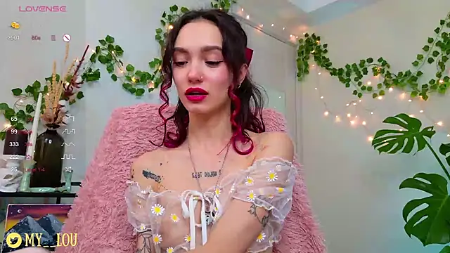 MyLou  online show from December 8, 2024, 4:18 pm