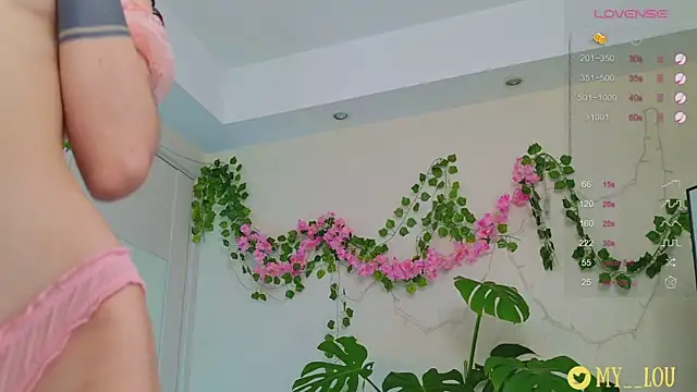 MyLou  online show from March 15, 2025, 3:16 pm