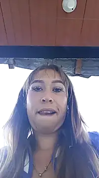 Snapshot of samy-blonde chatting on January 18, 2025, 10:39 pm samy-blonde online show from January 18, 2025, 10:39 pm