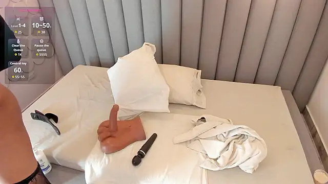 sashamonroe   online show from March 30, 2026, 10:38 am