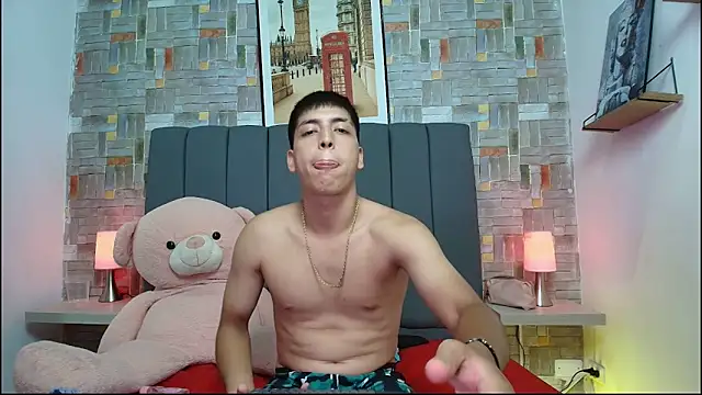 Snapshot of aaron_antonella_mds chatting on March 3, 2026, 8:37 pm aaron antonella mds online show from March 3, 2026, 8:37 pm