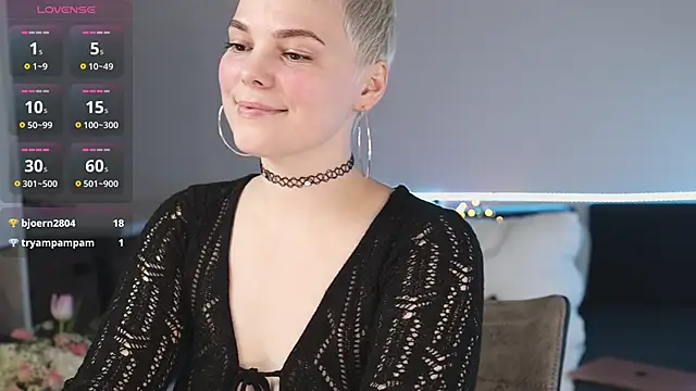 LikaBerry1 online show from February 10, 2025, 8:10 pm